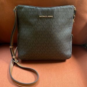 Michael Kors LG Crossbody